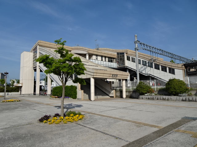 駅舎 (南口)