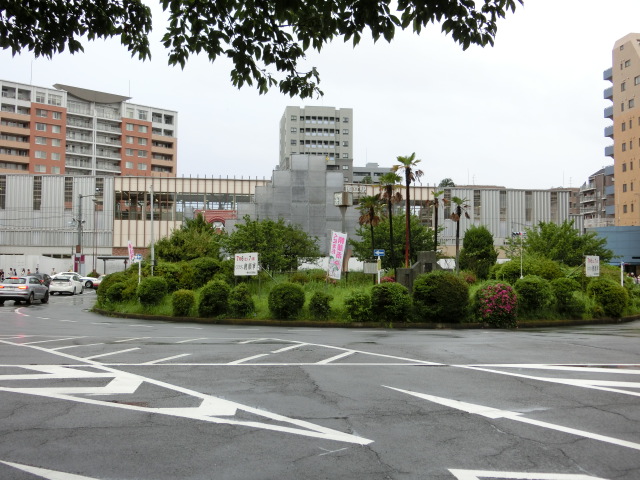駅舎 (南口)