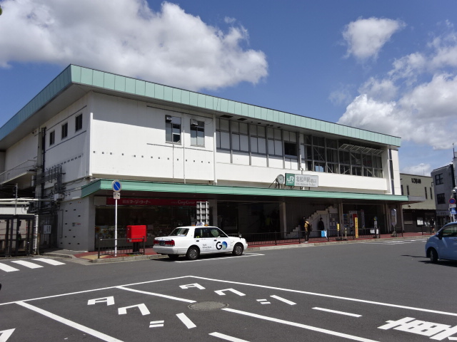 駅舎 (東口)