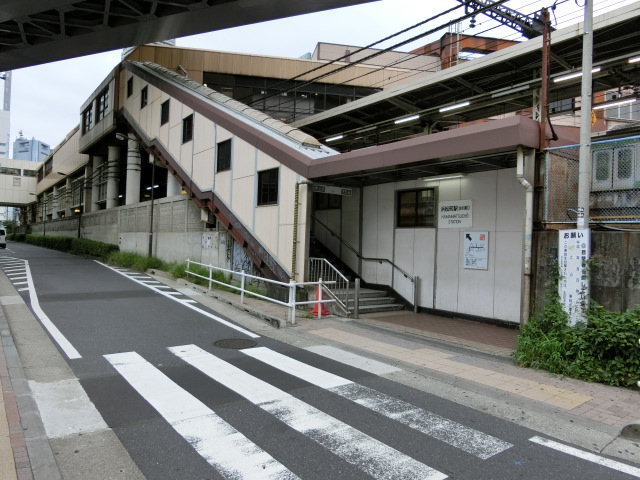 駅舎 (金杉橋口)