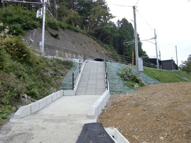 駅出入口