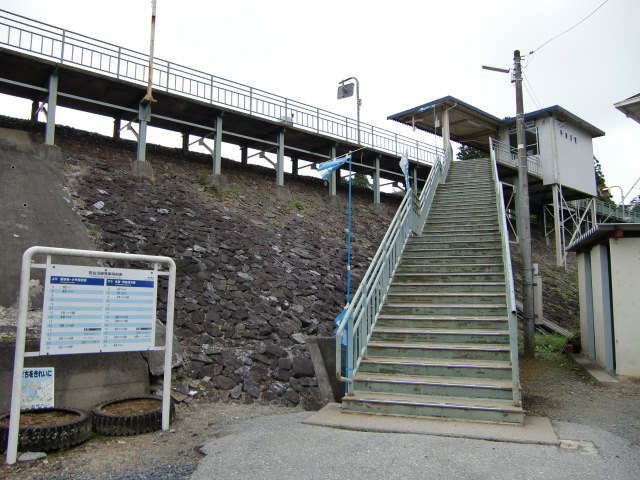 駅出入口