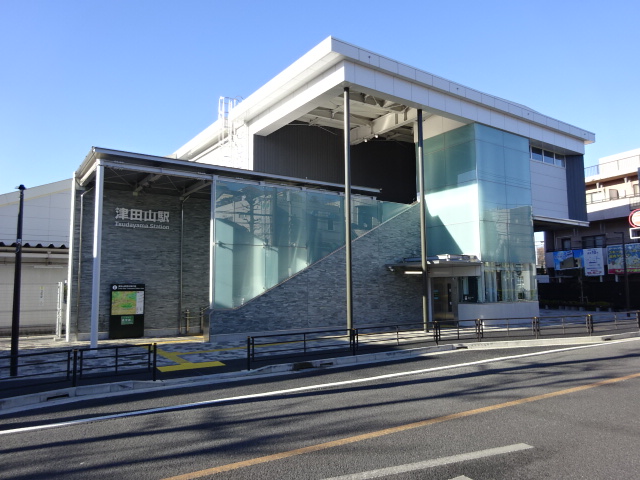 駅舎 (北口)