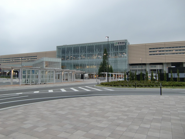 駅舎 (東口)