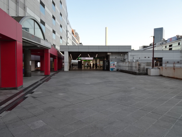 駅舎 (メトロポリタン口)