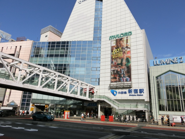 駅舎 (南口)