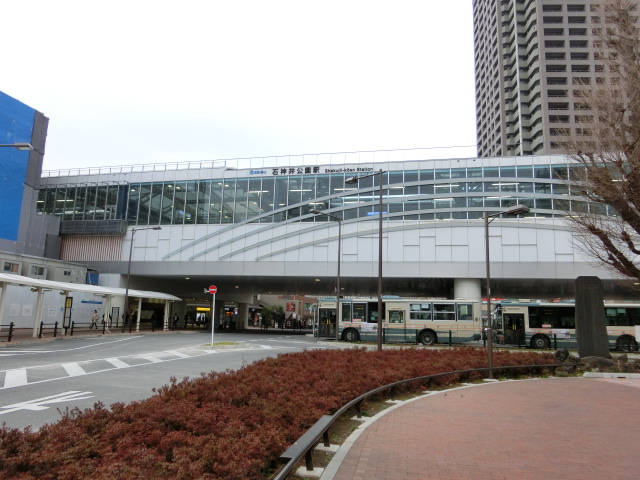 駅舎 (南口)