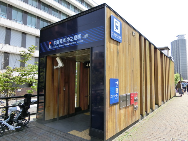 駅出入口6