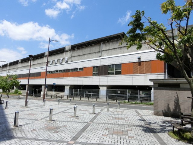 駅舎 (南口)